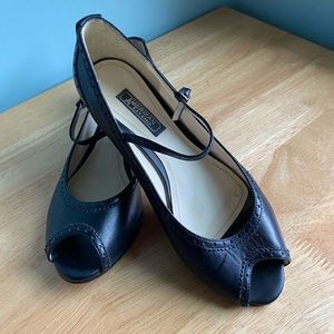 Women’s 8.5m black shoes